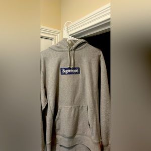 Supreme Bandana Box Logo
Hooded Sweatshirt